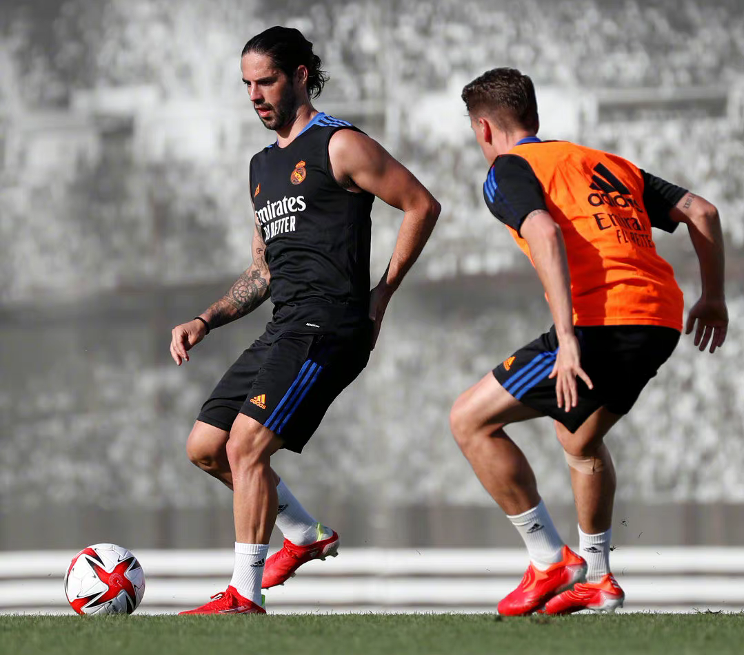 皇家马德里内部会议纪要流出——国际比赛日状态回暖，欧冠使命明确，资深球员宣示担当的简单介绍